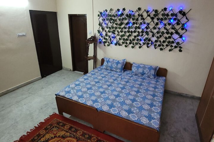 Room 5 of 22