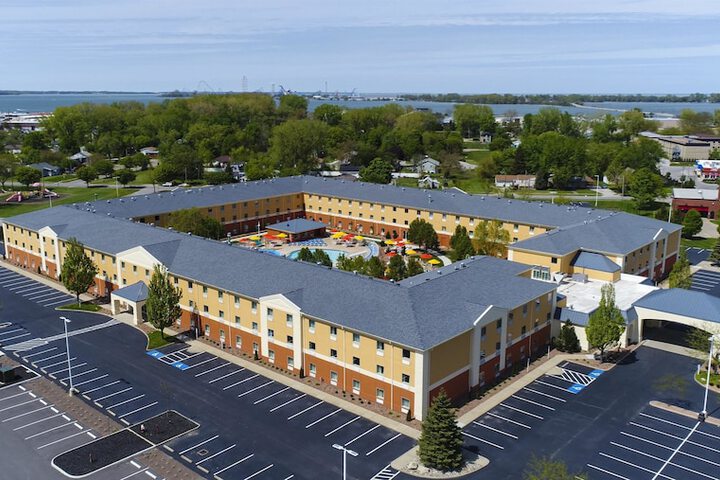 Cedar Points Express Hotel Sandusky | Bookonline.com
