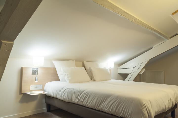 Room 14 of 140