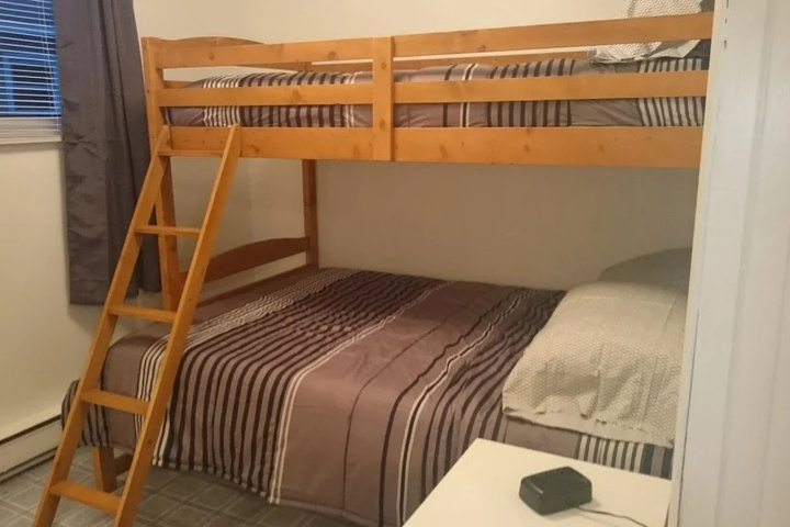 Room 3 of 8