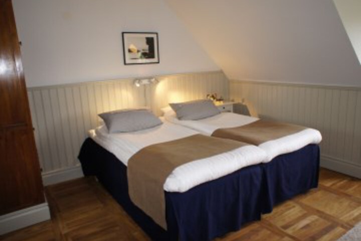 Room 6 of 48