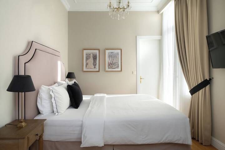 Room 14 of 63