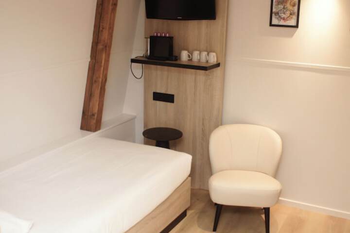 Room 43 of 94