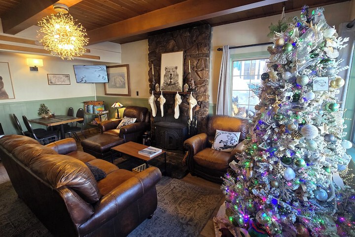 Entrance & Lobby