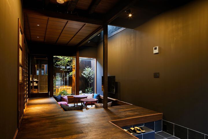 Room 6 of 15