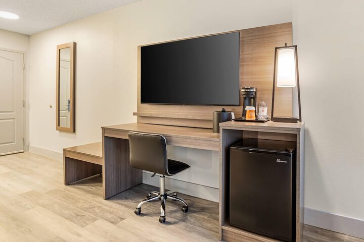 Room 40 of 82