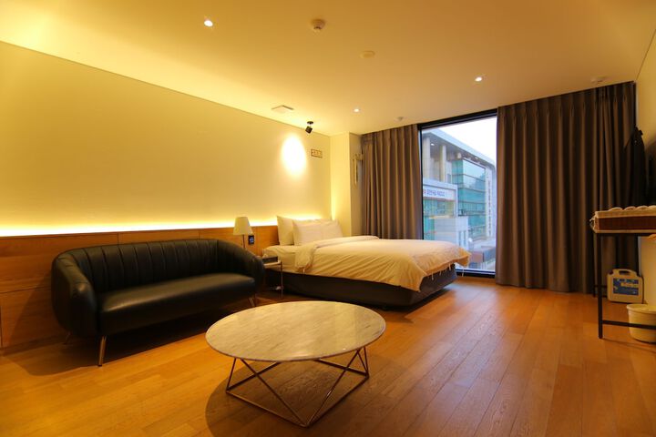 Room 77 of 190