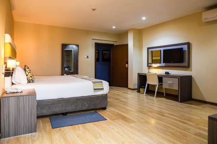 Room 16 of 31