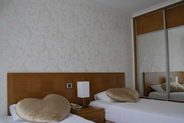 Room 9 of 20