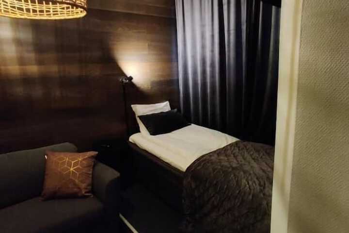 Room 13 of 50