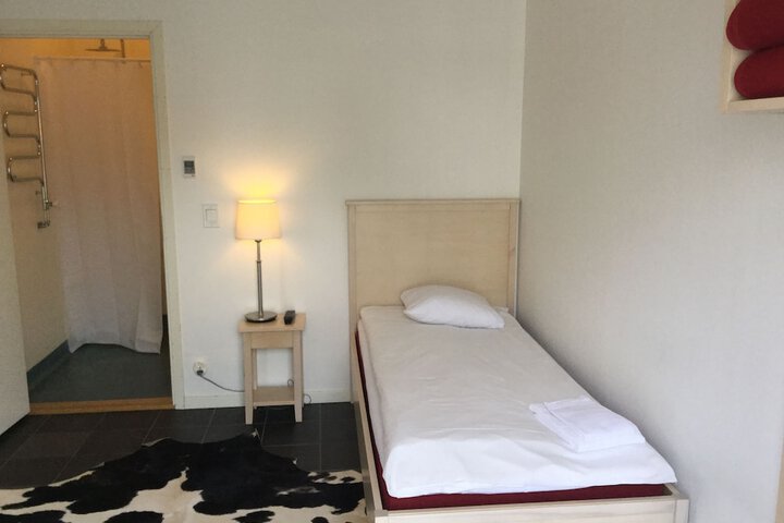 Room 5 of 33
