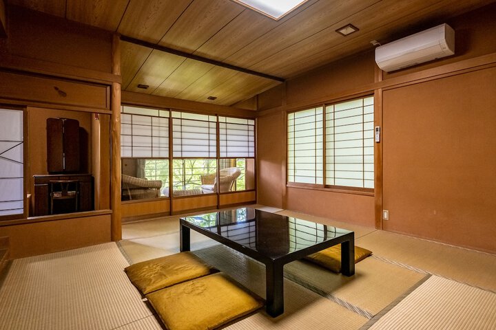 Room 4 of 39
