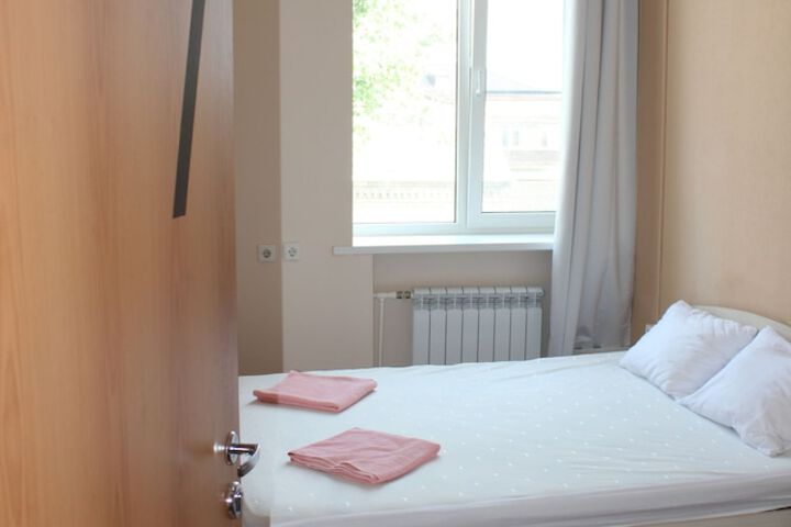 Room 3 of 66