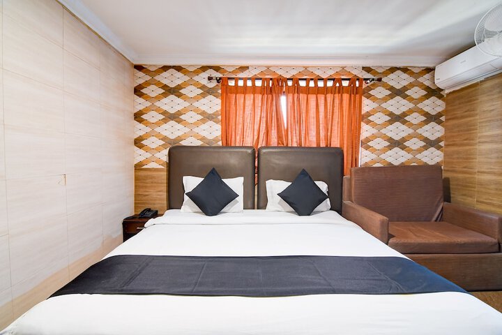Room 3 of 24