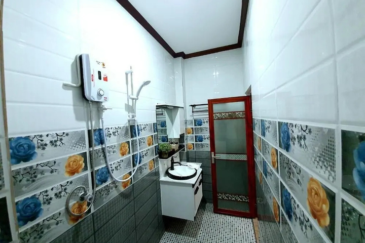 Room 11 of 35