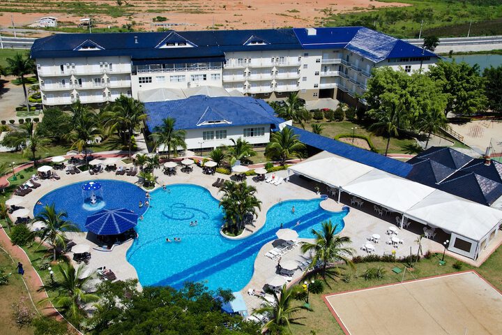 Exterior of Colonial Plaza Hotel