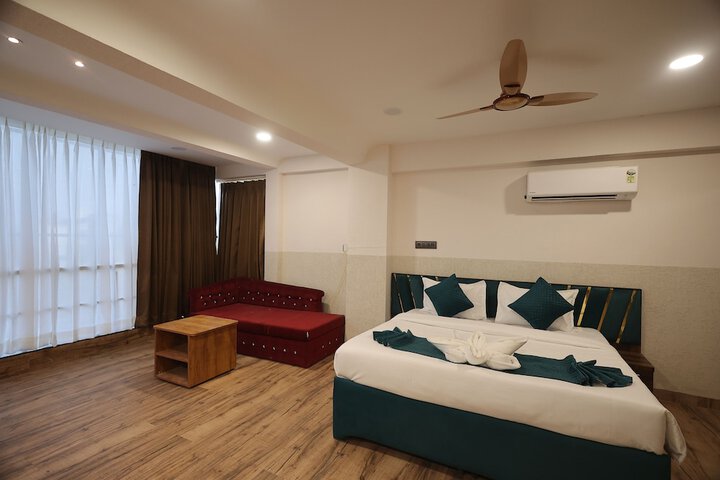 Room 13 of 21