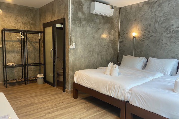 Room 23 of 36
