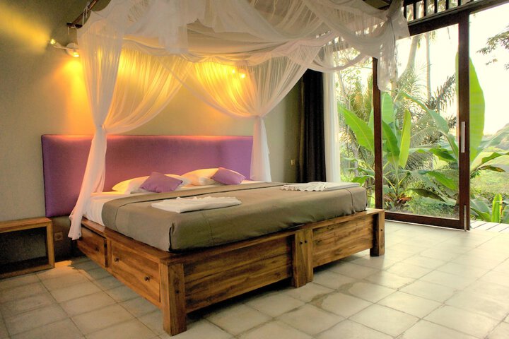 Room 2 of 71