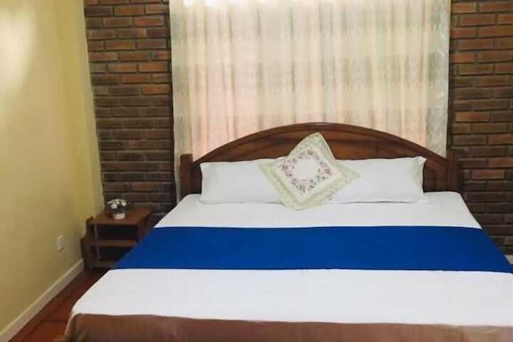 Room 3 of 6