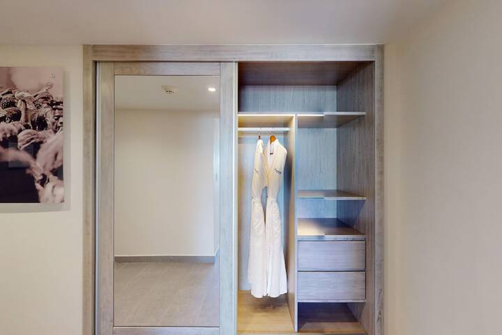 Room 100 of 235