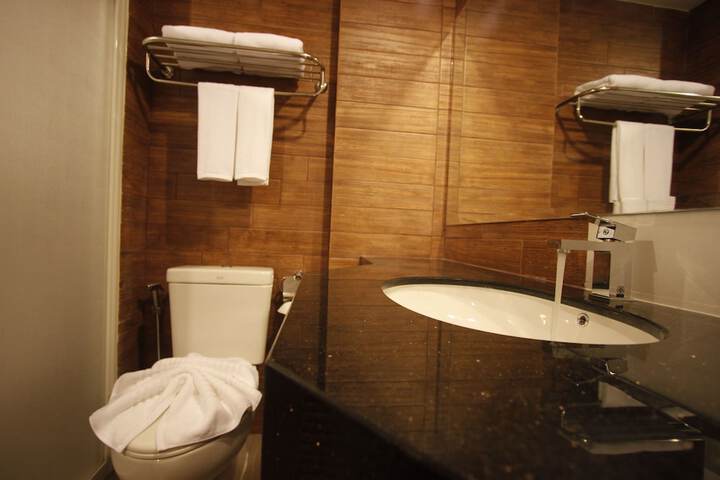 Room 18 of 42