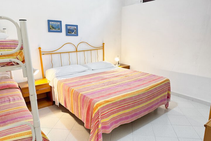 Room 14 of 65