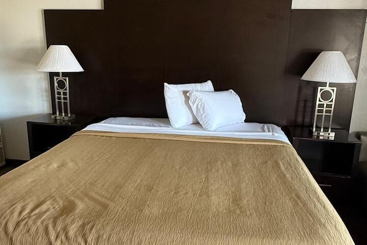 Room 14 of 23