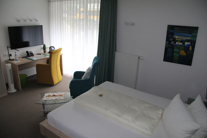 Room 12 of 110