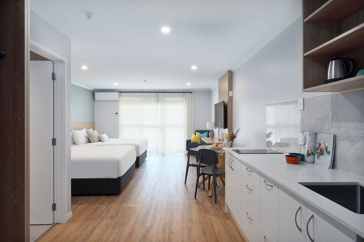 Room 10 of 29