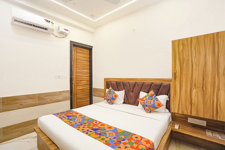 Room 19 of 25