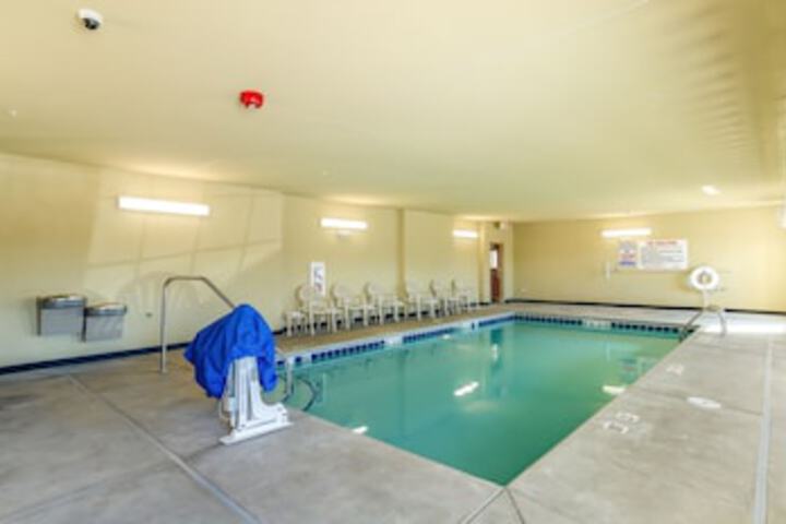 Pool 79 of 108