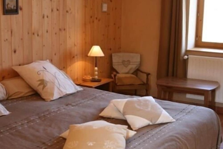 Room 2 of 26