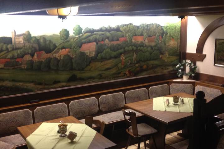 Dining 6 of 26