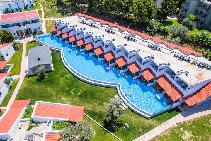 Hotel Pool