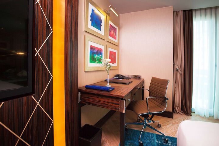 Room 40 of 182