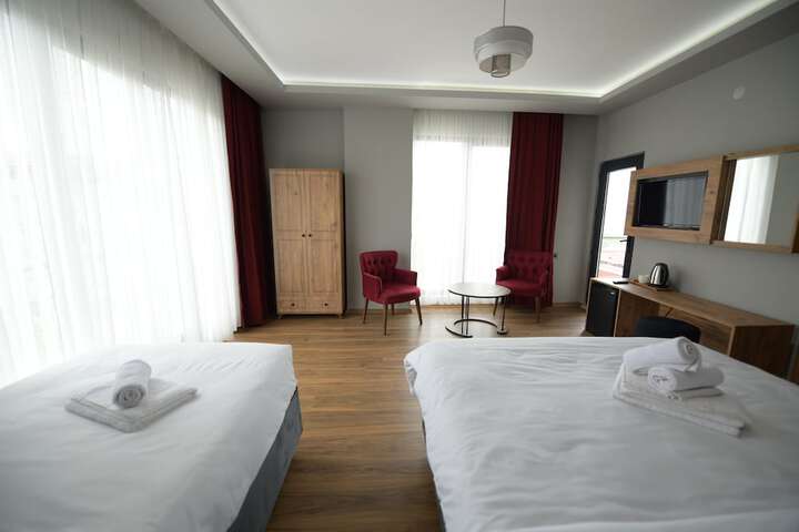 Room 22 of 34