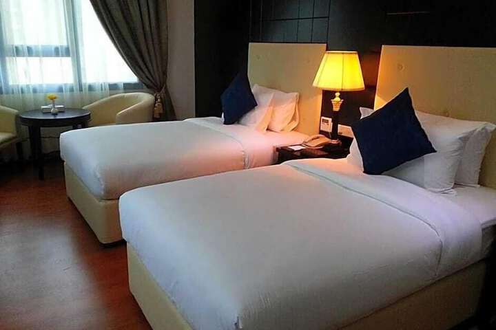 Room 27 of 62