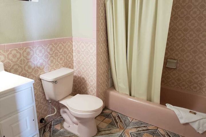 Room 12 of 18
