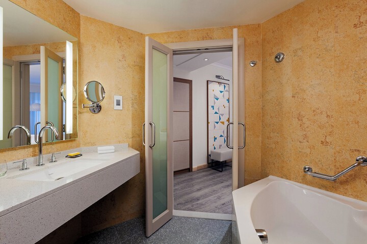 Room 44 of 139
