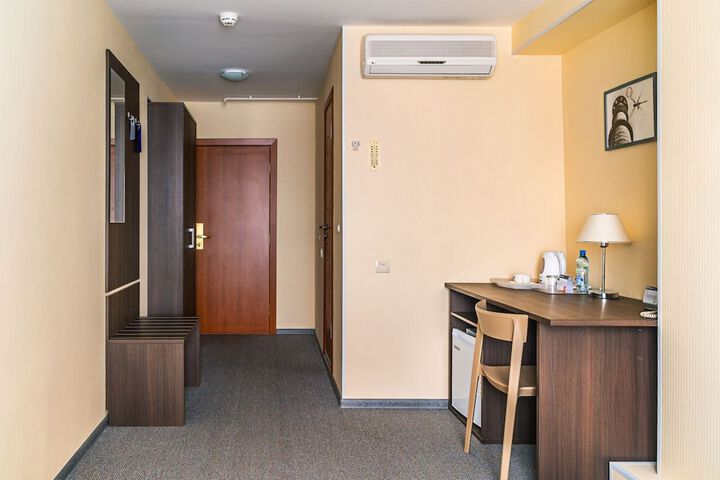 Room 18 of 39