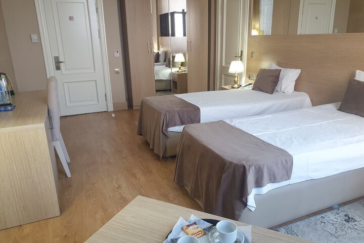 Room 6 of 30