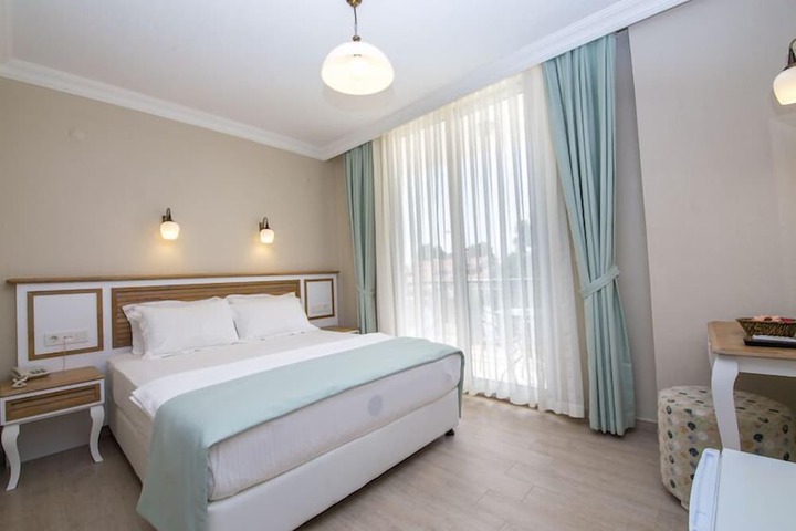 Room 6 of 34