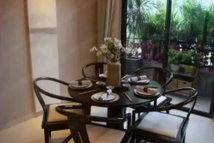 Dining 6 of 7