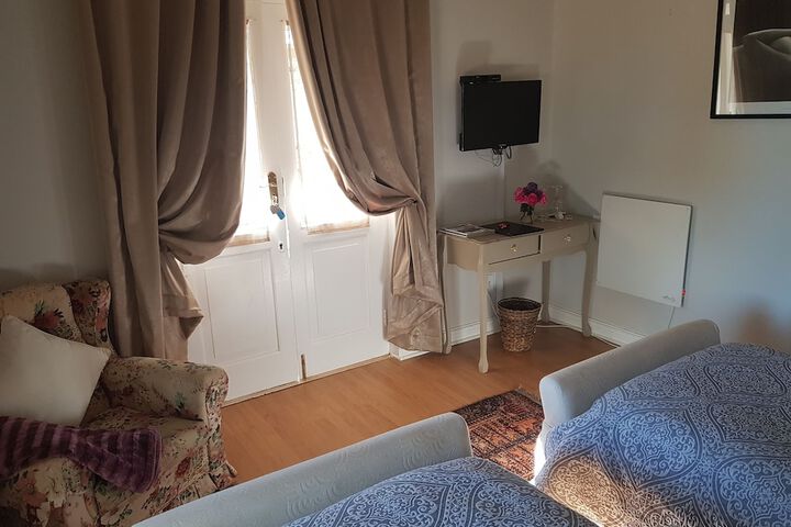 Room 13 of 33