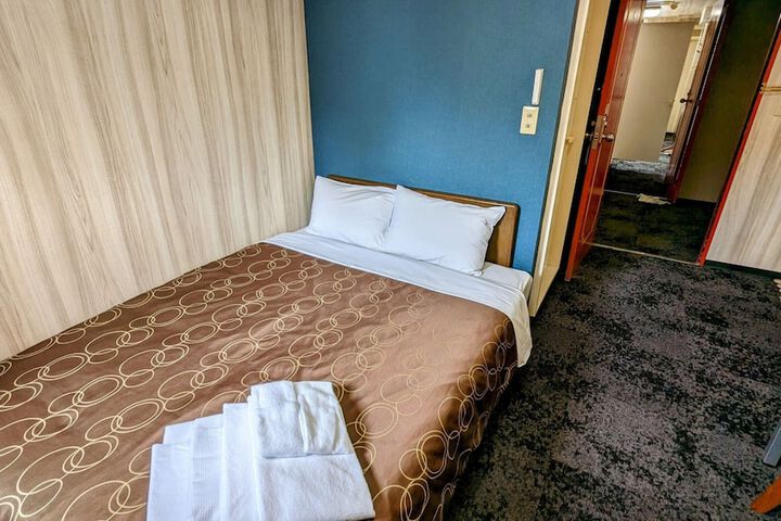 Room 19 of 34