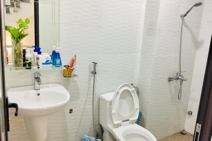 Room 5 of 11