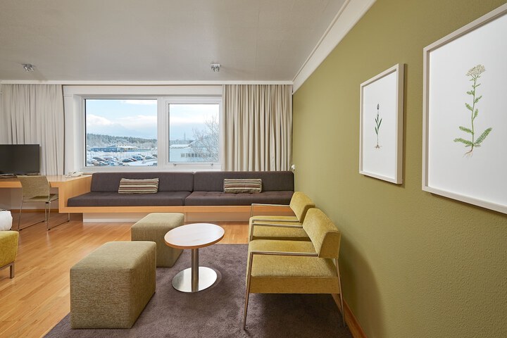 Room 33 of 81