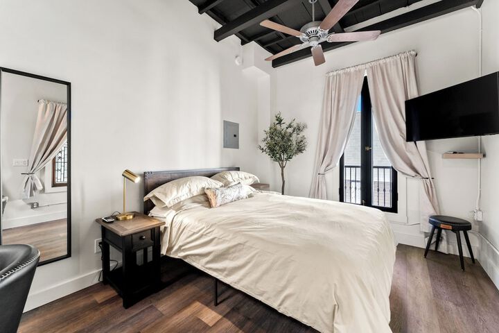 Room 36 of 191