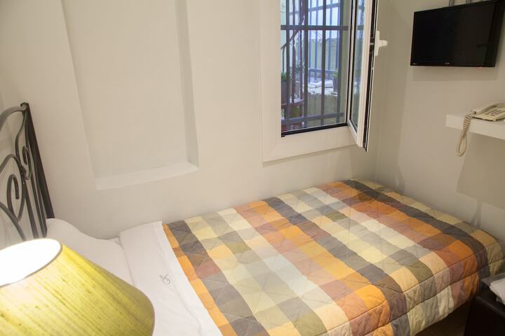 Room 8 of 55